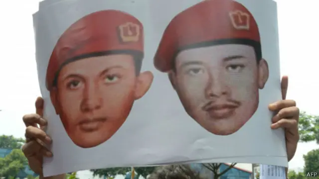 Usman dan Harun merupakan prajurit KKO yang diberi gelar pahlawan nasional. 