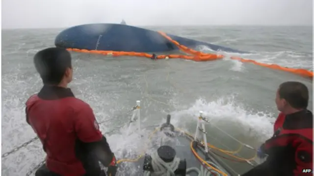 غواصان ارتش نیز در عملیات جستجو شرکت کردند 