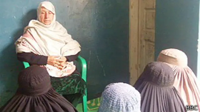 علاقے کی خواتین اس بات پر انتہائی خوش ہیں کہ اب مصالحتی جرگوں میں خواتین کو بھی نمائندگی حاصل ہے