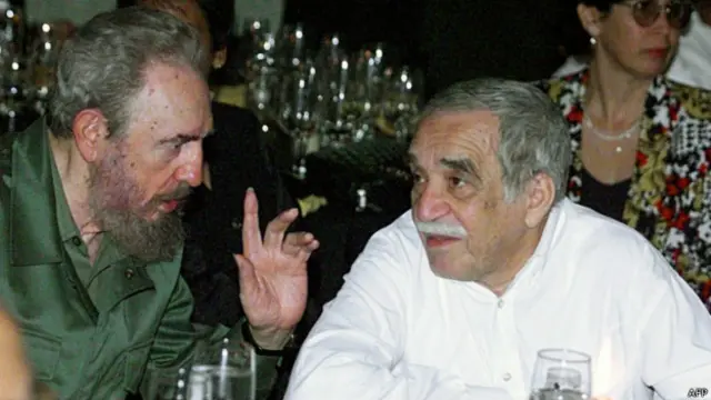 Fidel Castro e Gabriel García Márquez em março de 2000 | Foto: AFP