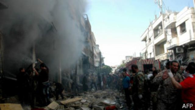 تشن القوات الحكومية السورية هجوما ضاريا لاستعادة السيطرة على حمص. 
