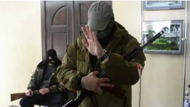 乌克兰东部亲俄罗斯激进分子继续占据政府建筑 