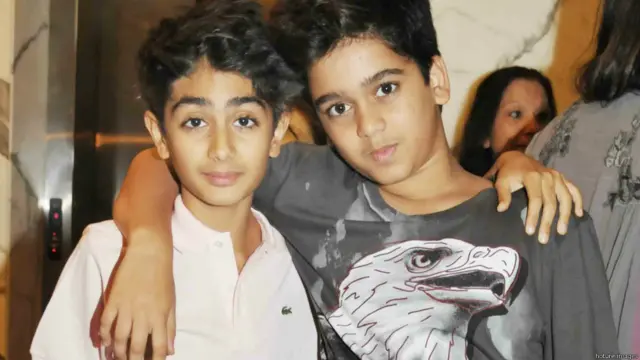 'टू स्टेट्स' देखने आए सितारे!