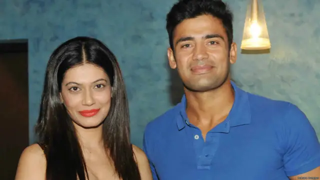 'टू स्टेट्स' देखने आए सितारे!