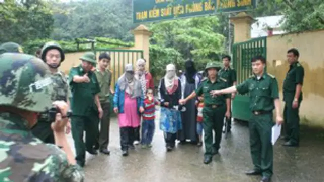 上周，越南边防截获中国偷渡者，双方发生冲突。