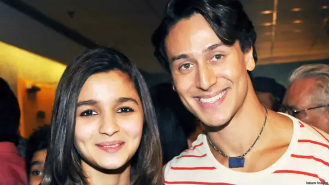 'टू स्टेट्स' देखने आए सितारे!