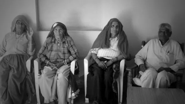 क़तार के आख़िरी, महेंद्रगढ़, लिंगानुपात