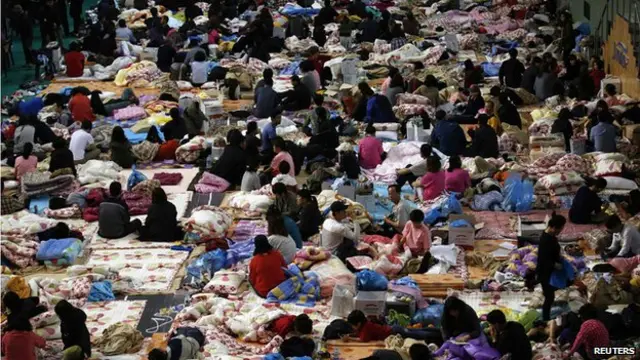 قال محققون إن ضابطا ثانويا كان يقود العبارة التي غرقت قبالة كوريا الجنوبية