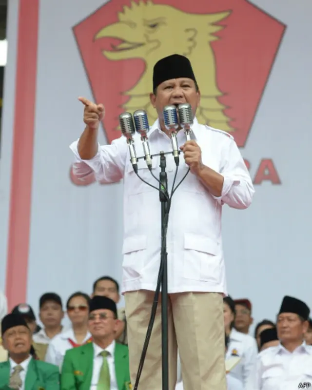 Ketua Umum PPP Suryadharma Ali saat menghadiri kampanye Partai Gerindra.