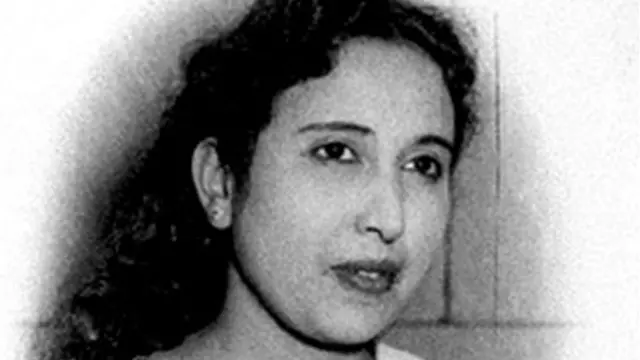 1935 میں دہلی میں پیدا ہونے والی اقبال بانو کا بچپن روہتک میں گزرا تھا۔ انھوں نے موسیقی دہلی گھرانے کے استاد چاند خان سے سیکھی تھی