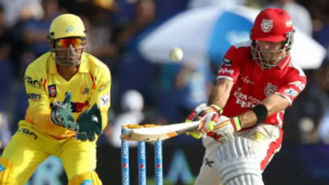 گلین میکسویل نے دو چوکے اور پانچ چھکوں کی مدد سے 22 بالز پر 43 رن سکور کیے( فائل فوٹو)