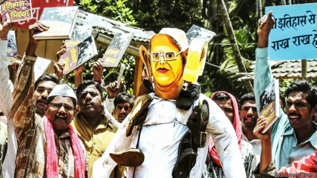 देख तमाशा देख