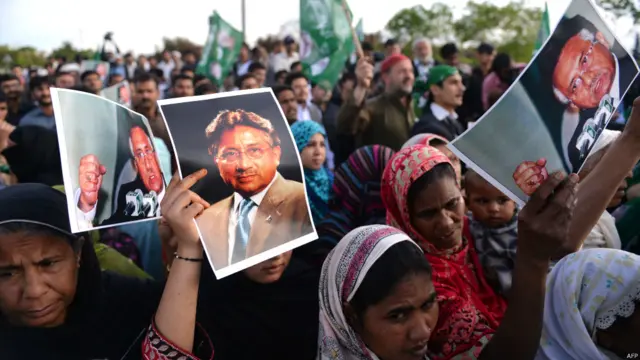 رواں سال مارچ میں ایک خصوصی عدالت میں جاری غداری کے مقدمے میں مشرف پر فردِ جرم عائد کی گئی۔ عدالت نے فیصلے میں کہا تھا کہ ایگزٹ کنٹرول لسٹ میں سابق صدر کا نام وفاقی حکومت نے ڈالا تھا اور وہی اُن کا نام ای سی ایل سے نکال سکتی ہے جبکہ ملزم زیرِ حراست نہیں ہیں اس لیے اُن کی نقل وحرکت پر کوئی پابندی نہیں۔