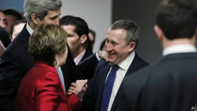 Дещица, Керри, Эштон