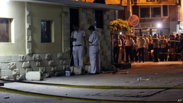 تعرضت نقطة مرور في ميدان لبنان بالقاهرة الكبرى لهجوم بقنبلة منذ يومين.