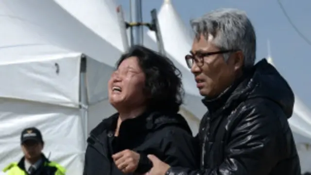 پولیسو د هغو کورنیو مخه ونیوله چې غوښتل یې د ژوغورنې د عملیاتو د وروالي په اعتراض د جنډو له ټاپو نه لاړ شي او په پلازمېنه کې مظاهره وکړي.