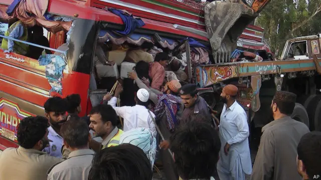 पाकिस्तान सड़क दुर्घटना 