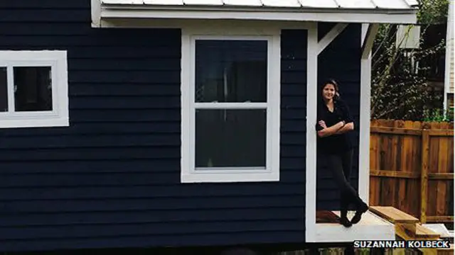 Suzannah Kolbeck en su casa diminuta