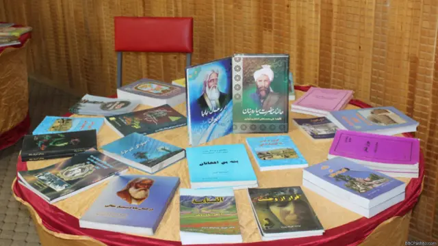 پر ځايي کتابتونونو سربېره له نېکه مرغه اوس په افغانستان کې برېښنايي او ګرځنده کتابتونونه هم جوړ شوي.