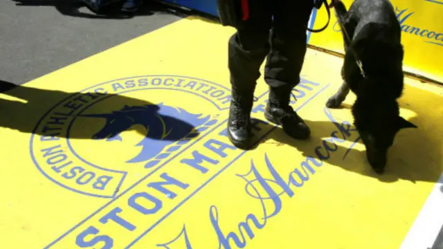 Keamanan maraton Boston diperketat setelah tragedi bom setahun lalu.