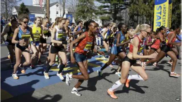 تحرص السيدات من الشخصيات الشهيرة على المشاركة في ماراثون بوسطن. 
