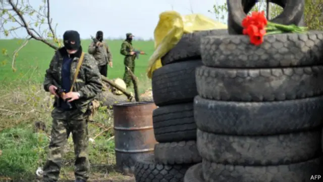 上周，8名來自歐洲安全與合作組織（OSCE）的觀察員在烏克蘭東部城市被蒙面分裂分子逮捕