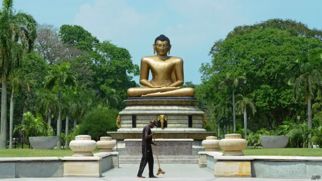 श्रीलंका भगवान बुद्ध की मूर्ति