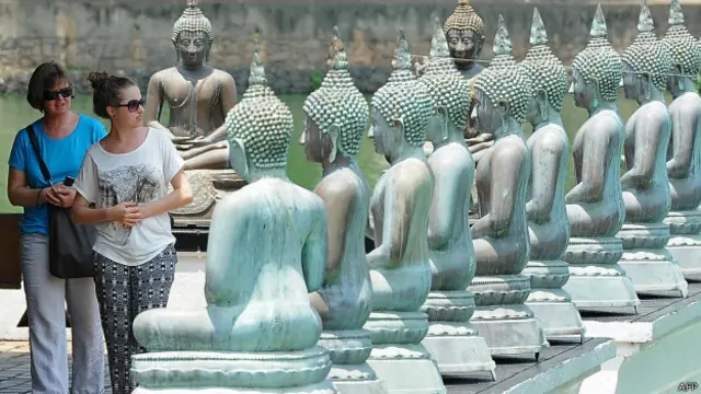 श्रीलंका भगवान बुद्ध की मूर्ति