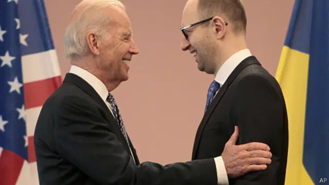 Байден і Яценюк