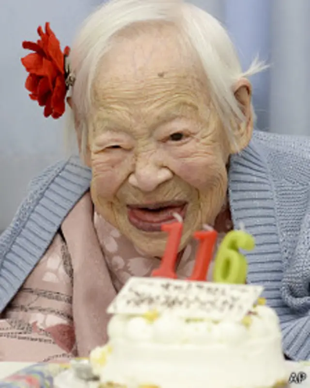 Misao Okawa, la mujer reconocida oficialmente como la más longeva del mundo. 