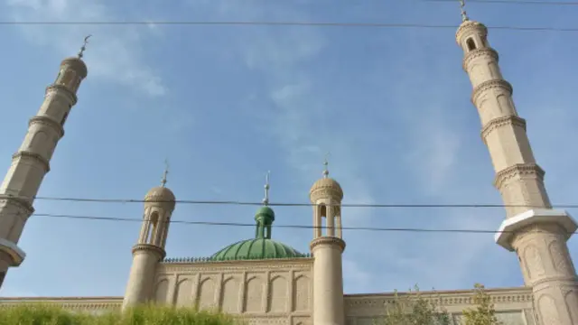 پی سی ای سی منصوبے کا مقصد مواصلات کے علاوہ سمندری اور زمینی تجارت میں اضافہ کرنا ہے اور یہ پاکستان کو چینی علاقے کاشغر سے ملائے گا۔