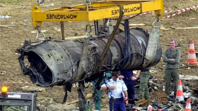 То, что осталось от "Конкорда" после катастрофы под Парижем