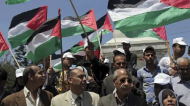 كان في استقبال الوفد لدى وصوله ممثلون عن الفصائل الفلسطينية في غزة