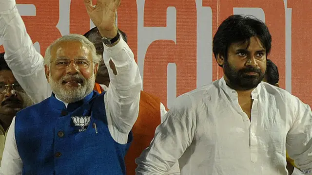 مودی کے ناقدین کہتے ہیں کہ وہ ان سوالات کو ٹال دیتے ہیں جو ان کے لیے مشکل ہو سکتے ہیں