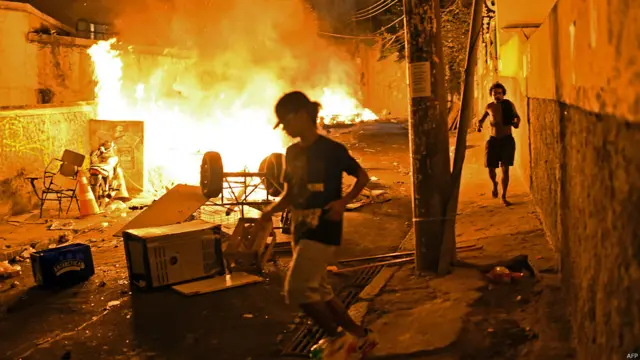 Protestas en favela de Río de Janeiro