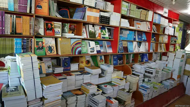 به گفته او، این "کنترل" در مورد ورود کتابهای پاکستانی اعمال نمی‌شود. ولی دولت می‎گوید کتابهایی که محتوای آنها غیراخلاقی و خلاف منافع ملی باشد، اجازه ورود ندارند.