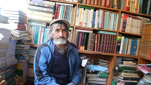 اسماعیل اکبر نویسنده و پژوهشگر می‌گوید که وضع محدودیت بر بازار کتاب نه درست است و نه قانونی. به نظر او، کسانی که "سانسور" می‎کنند، دیدگاه دقیقی ندارند و کارکرد آنها باعث 'زیان' مردم می‌شود.