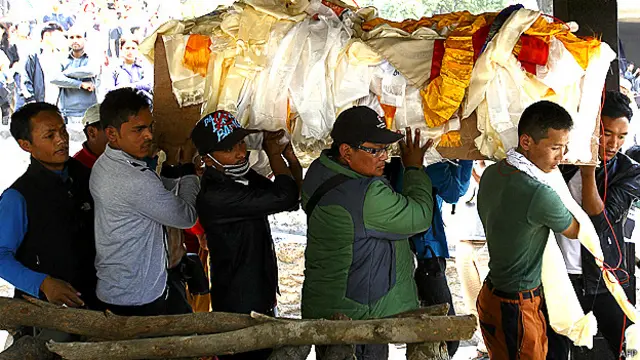 Funeral de uno de los guías que falleció en la avalancha del viernes pasado 