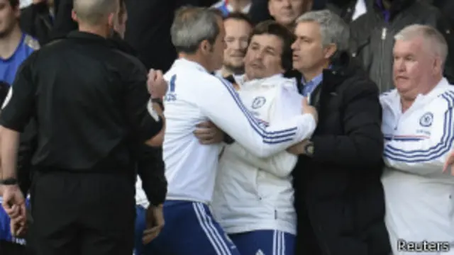 چیلسی یہ میچ سندرلینڈ سے دو ایک سے ہار گیا تھا