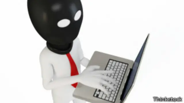 Анонимный хакер в галстуке