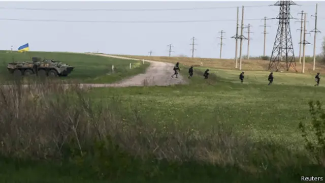 عملیات واحدهای ارتش اوکراین علیه شبه نظامیان مسلح ادامه دارد