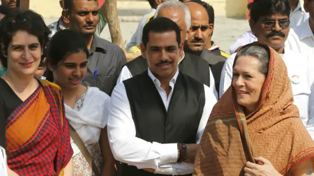 रॉबर्ट वाड्रा, राहुल, प्रियंका, सोनिया गांधी