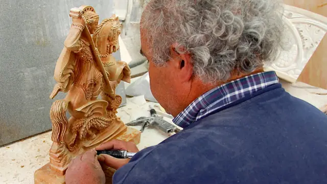 کرم اب تک سینٹ جارج کے ہزارہا مجسمے بنا چکے ہیں جو لوگ خریدتے ہیں اپنے گھروں میں لگاتے ہیں