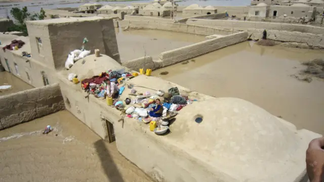 د جوزجان والي له بي بي سي سره خبرو کې ويلي چې سېلاوونو په دغه ولايت کې ۴۶ کسان وژلي دي. 