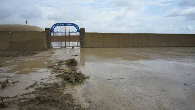 ځايي چارواکو له حکومت نه د بېړنۍ هوايي مرستې غوښتنه کړې ده. 