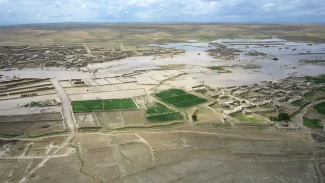 Yalangoch xotinlar, erlar va dostlar