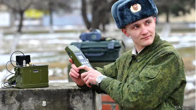 Российский солдат с приемником ГЛОНАСС