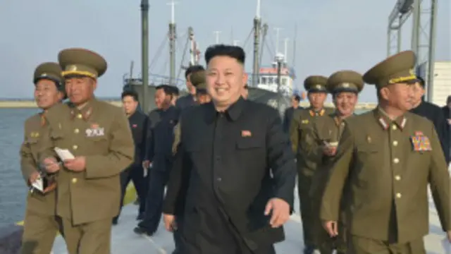 Lãnh đạo Bắc Hàn Kim Jong-un đi thị sát quân đội
