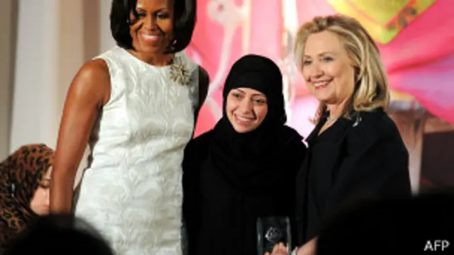 سمر بدوي مع هيلاري كلينتون وميشيل أوباما