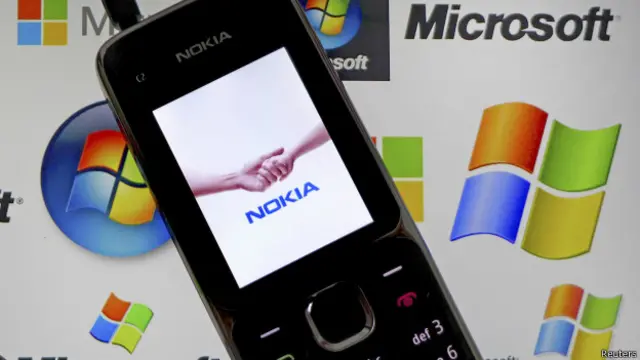 مائیکروسافٹ نے نوکیا کے موبائل فون بنانے والے یونٹ کو خریدنے کا اعلان گذشتہ سال ستمبر میں کیا تھا